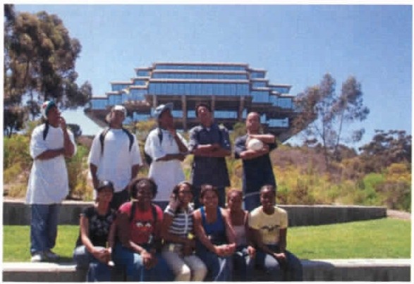 img-responsive slideanim